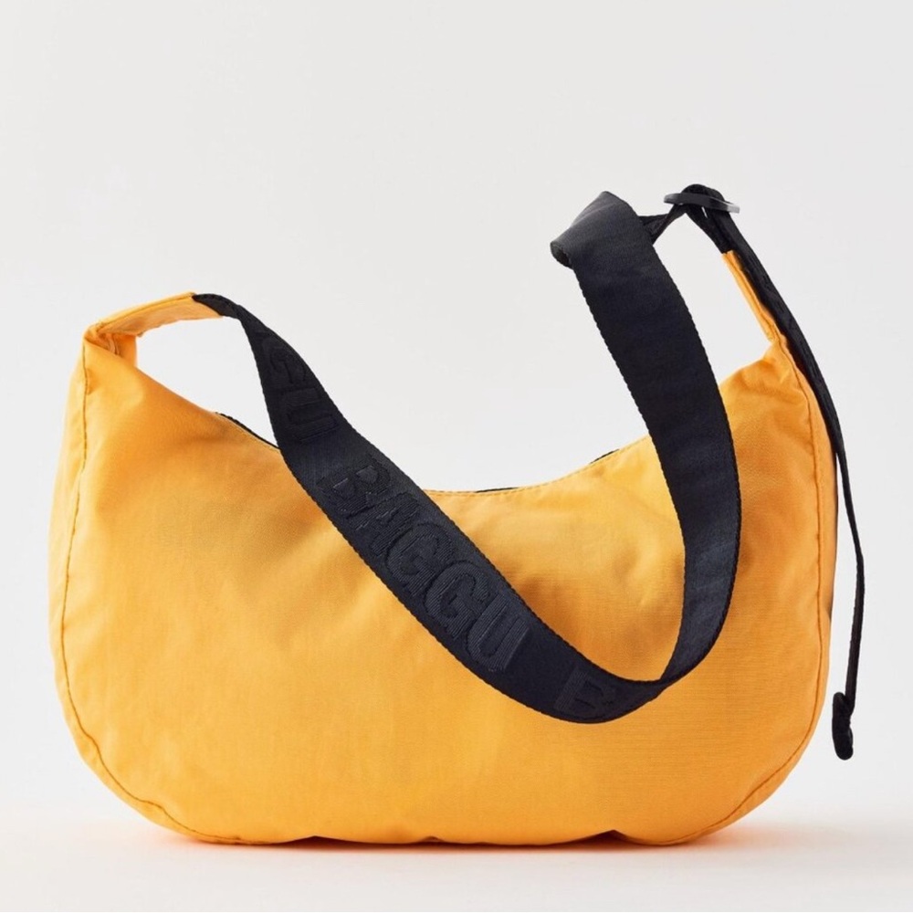 BAGGU NYLON CRESCENT MEDIUM BAG